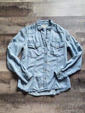 Cloth And Stone Chambray Shirt Button Down Small Western Rodeo Cowgirl